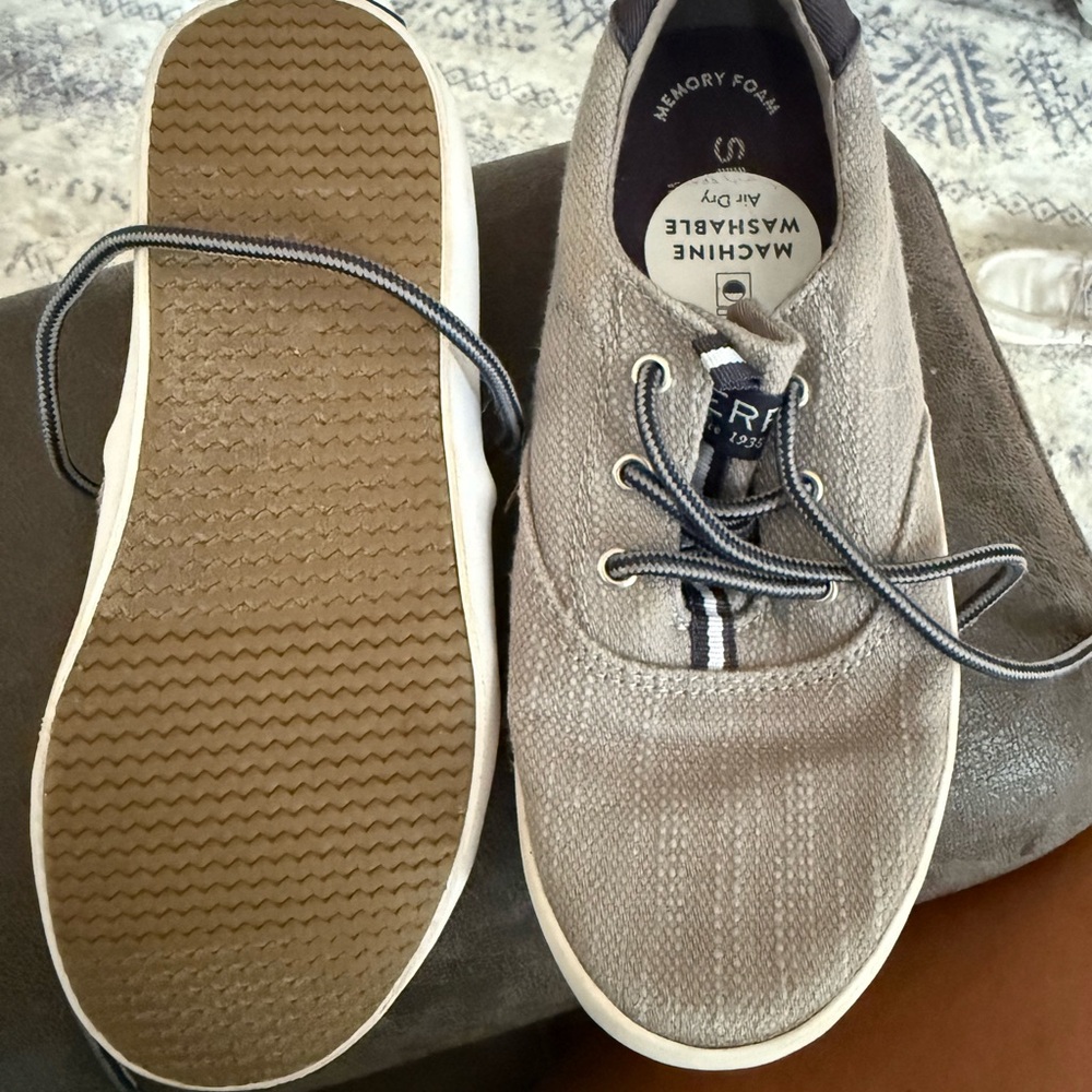 Sperry Gray and White Casual Sneakers with Classic Design